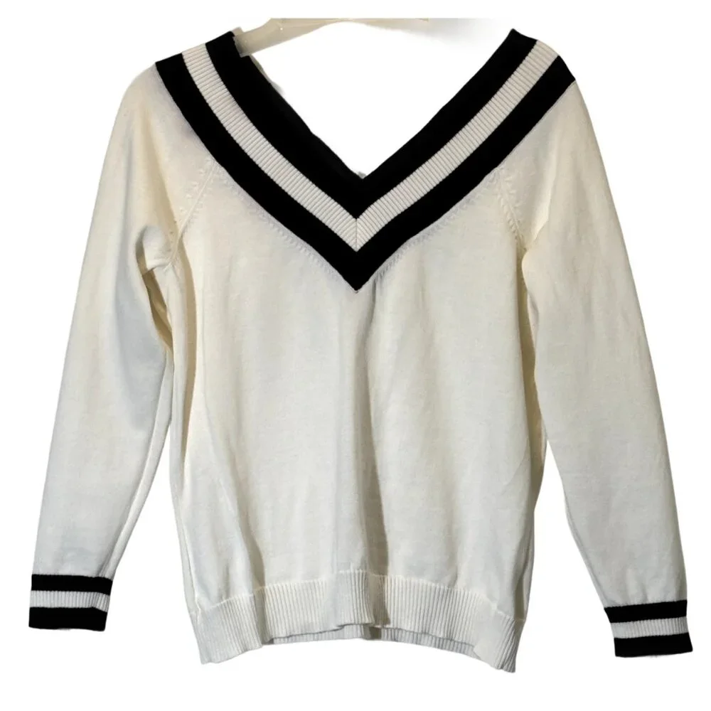 Women's Black | Cream V Neck Sweater Size: L